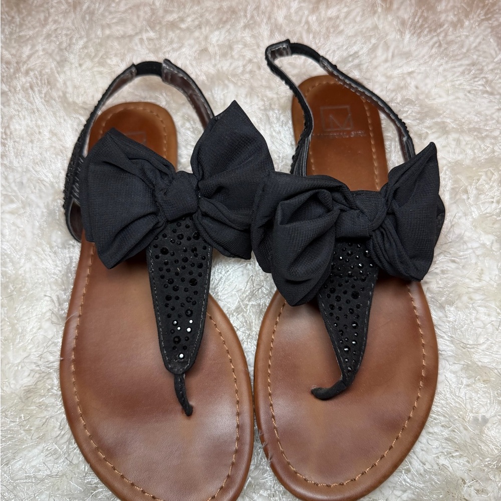 Elegant Black Sandals with Bow Accent
